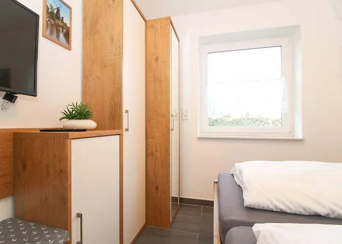 Heimatlicher-hafen-greetsiel *